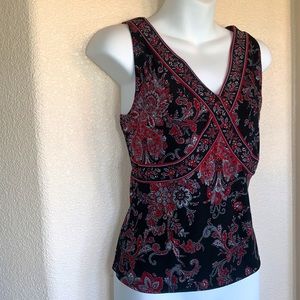 Tahari Paisley Print Sleeveless Top Size 6P Petite Black Red Surplice V-Neck